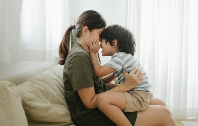 如何在孩子面前示範「健康的情緒管理」